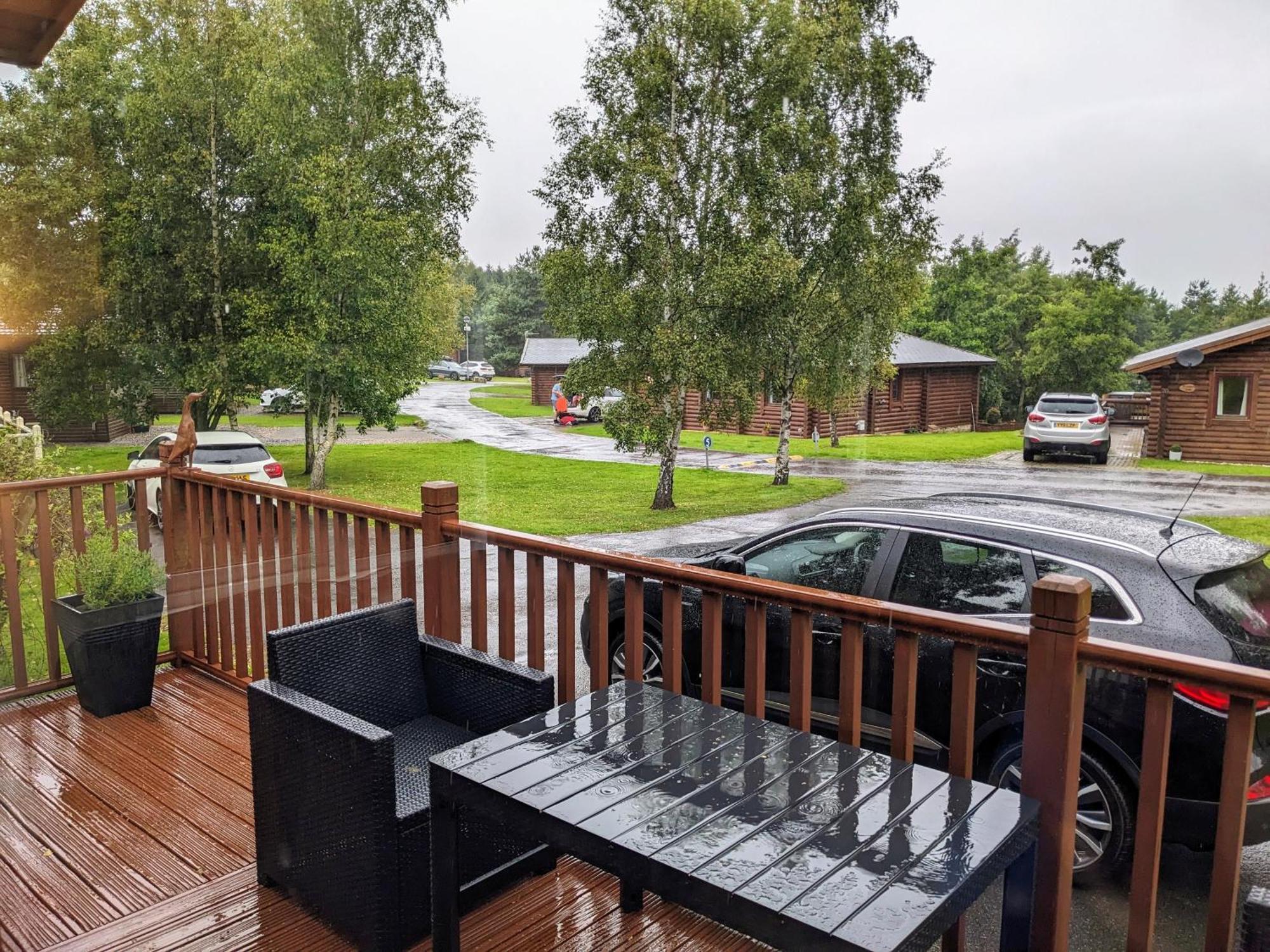 Puddleduck Lodge With Hot Tub On Felmoor Park Morpeth Extérieur photo