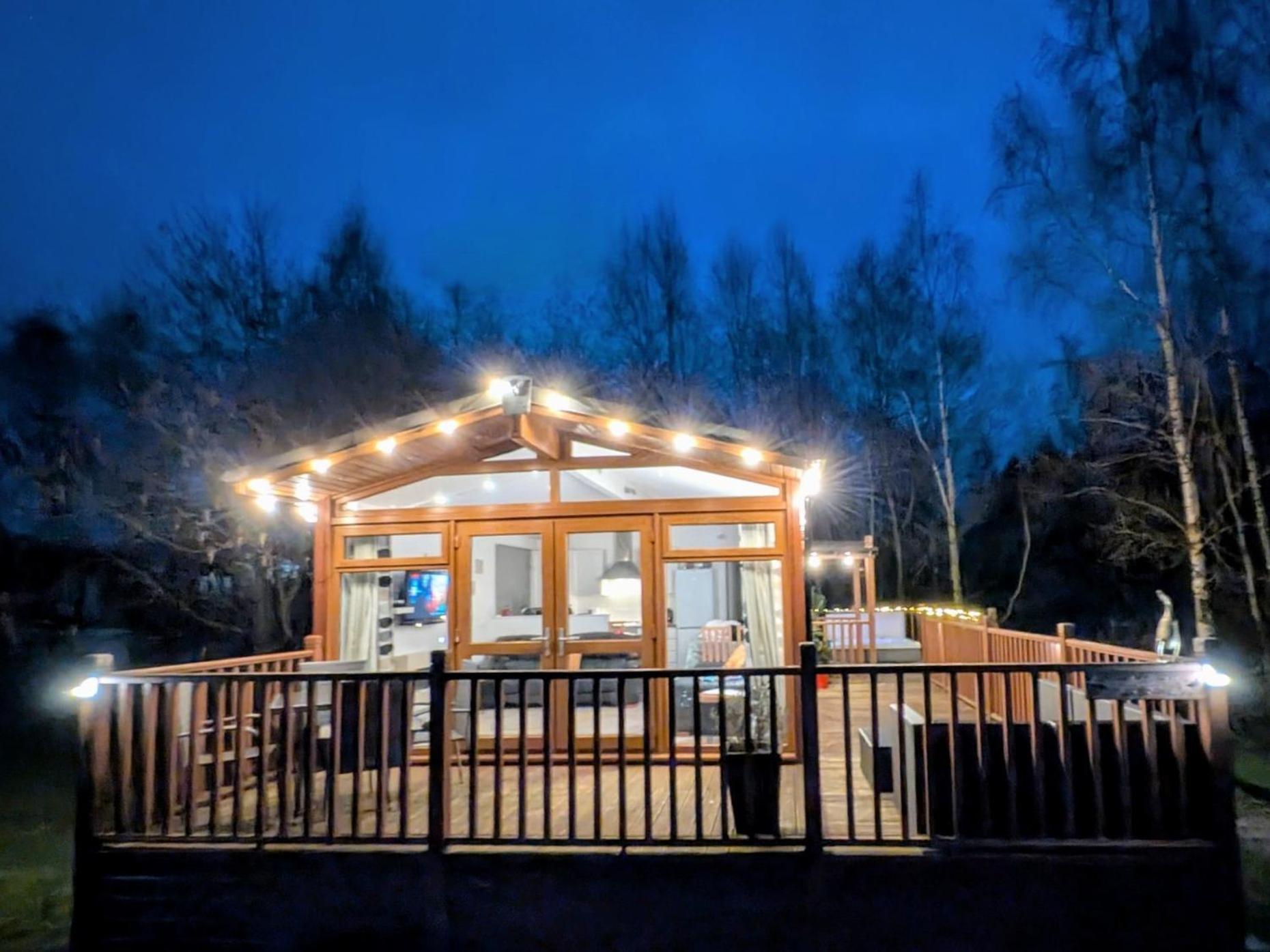 Puddleduck Lodge With Hot Tub On Felmoor Park Morpeth Extérieur photo